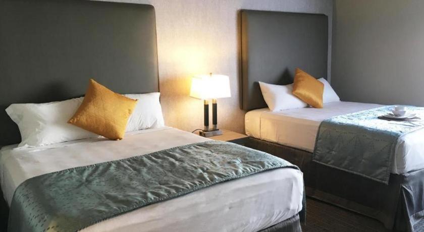 Arden Star 2* Sacramento
