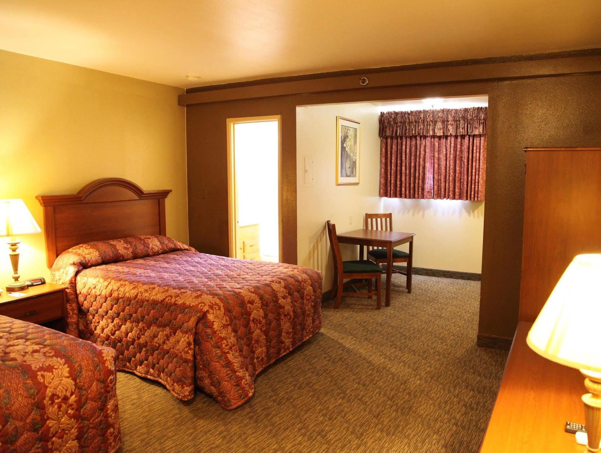 Arden Star 2* Sacramento