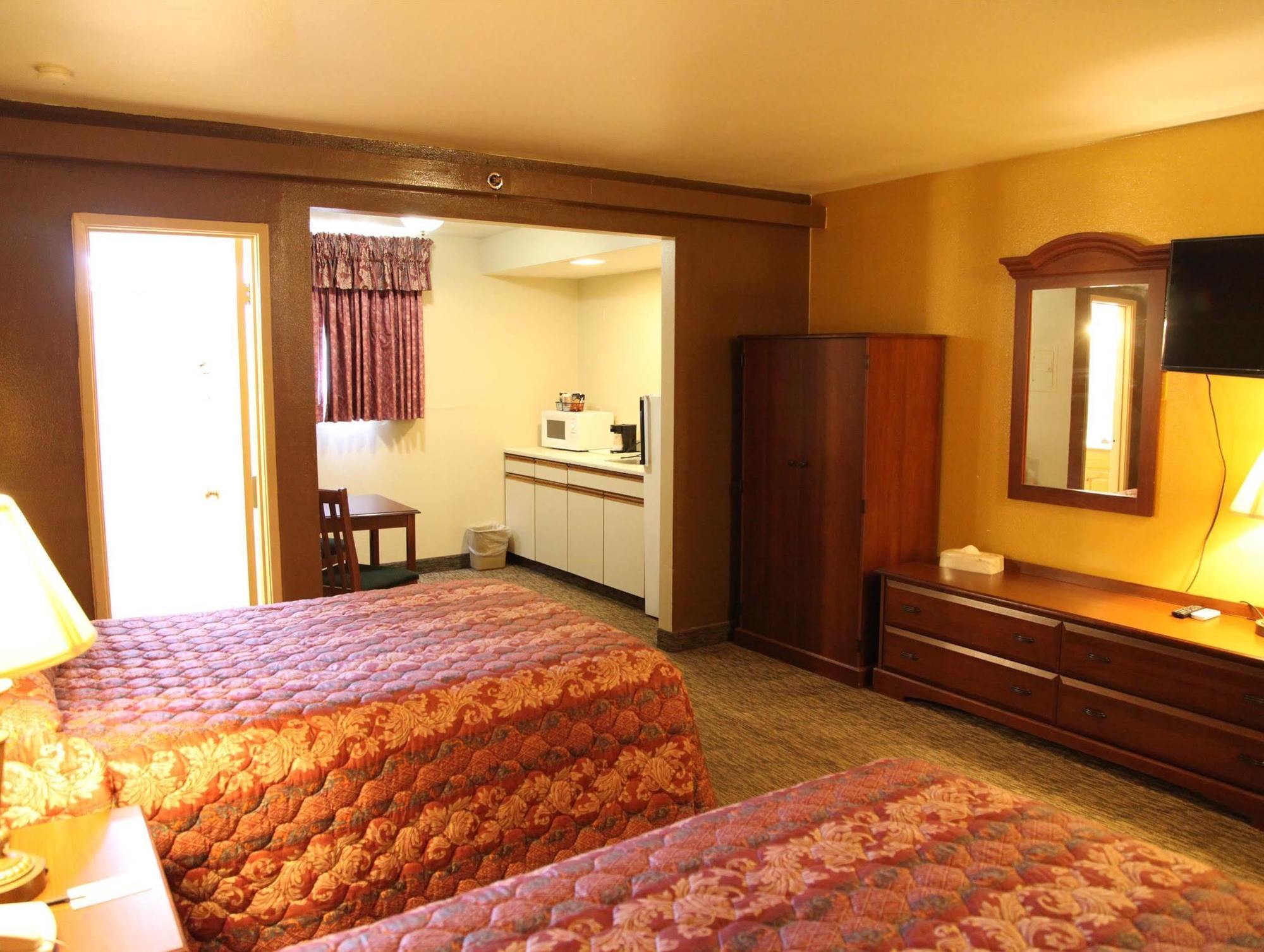 Arden Star 2* Sacramento