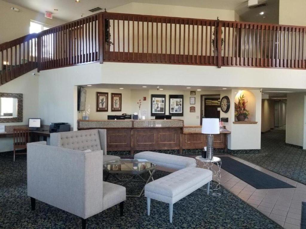 Arden Star 2* Sacramento