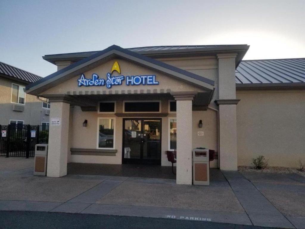 Arden Star 2* Sacramento